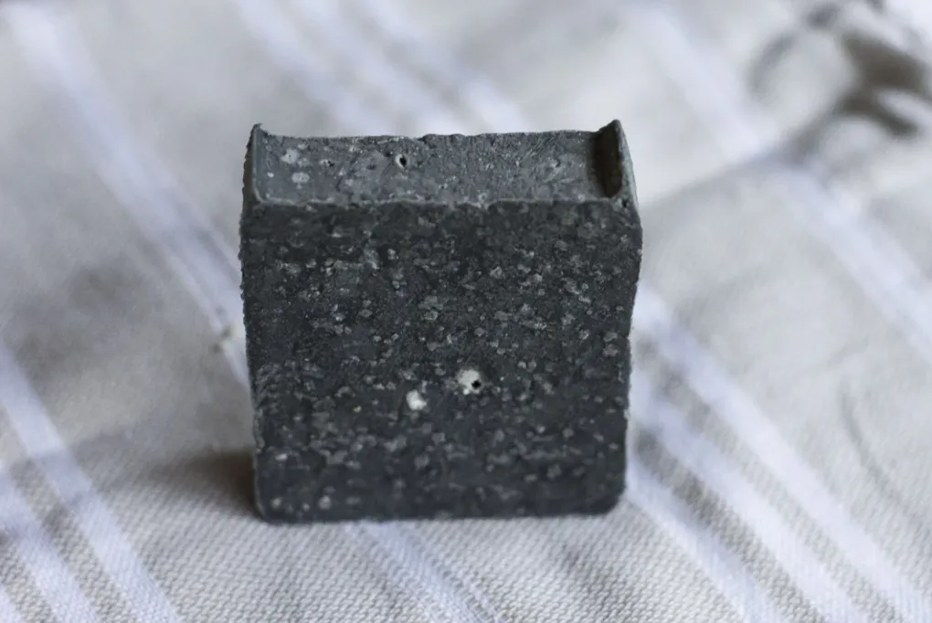 Solidsilk® Onyx Detoxifying Charcoal Facial Cleansing Bar